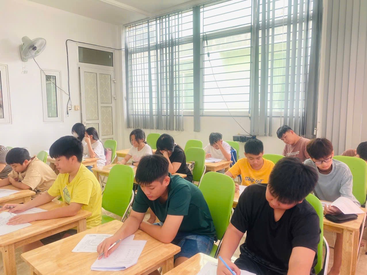 TRUNG TÂM NGOẠI NGỮ THẾ GIỚI XANH