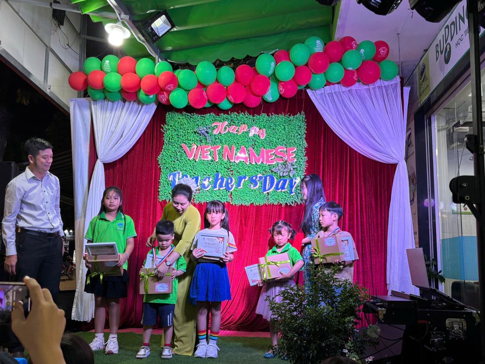 Luyện thi Cambridge cho trẻ 12 tuổi Học qua bài thi thử