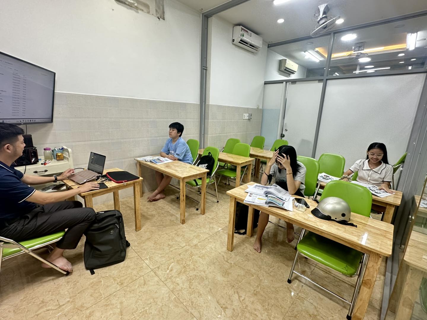 Tiếng Anh giao tiếp cho trẻ 3-12 tuổi