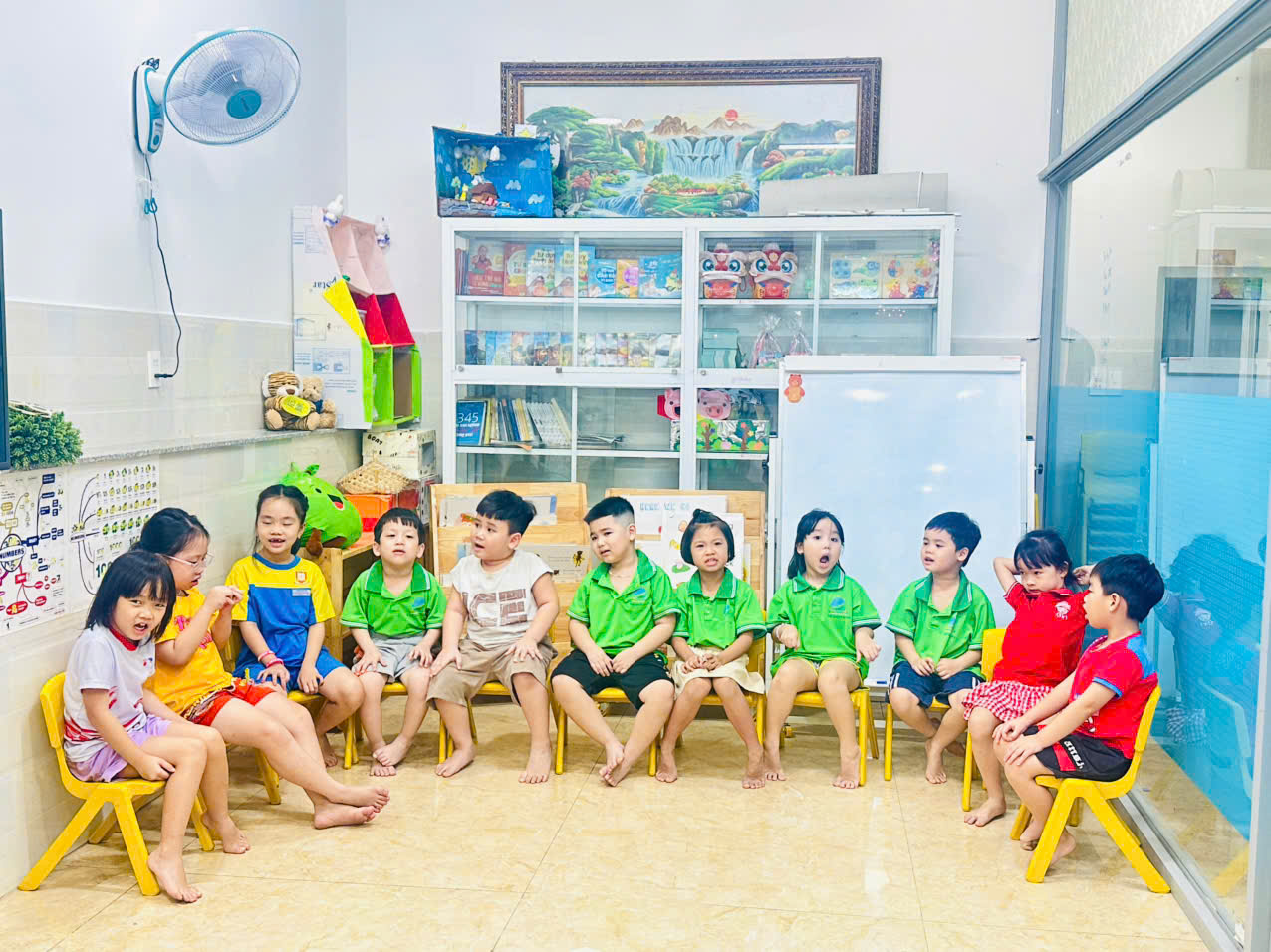 Tiếng Anh Thiếu Nhi lớp Pre-Starters giúp bé mạnh dạn